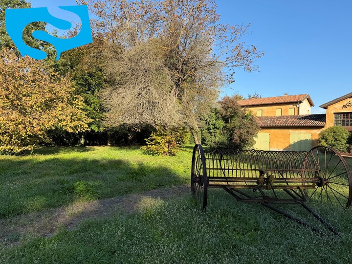 Bifamiliare/Trifamiliare a 